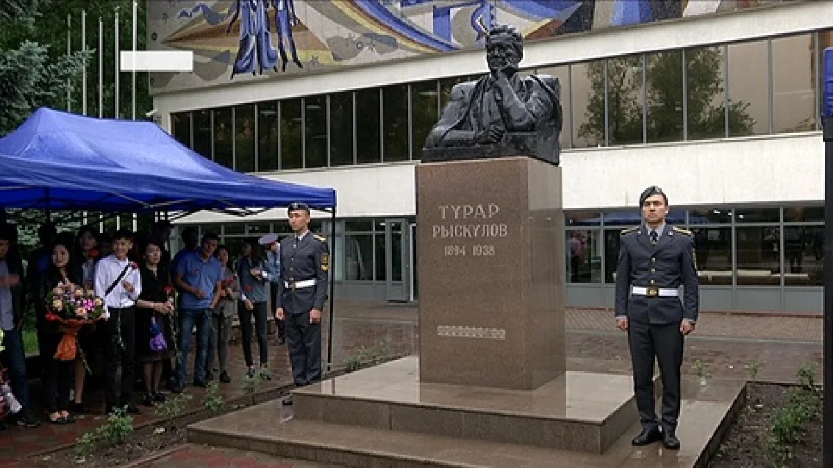 Алматыда саяси қуғын-сүргін құрбандарын еске алу жалғасуда