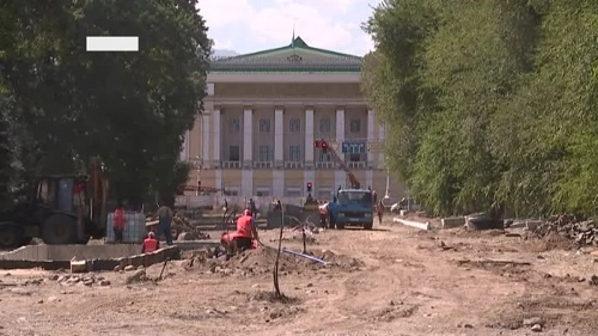 Алматы әкімі жүргіншілерге арнап салынып жатқан көшелердің құрылыс барысымен танысты 