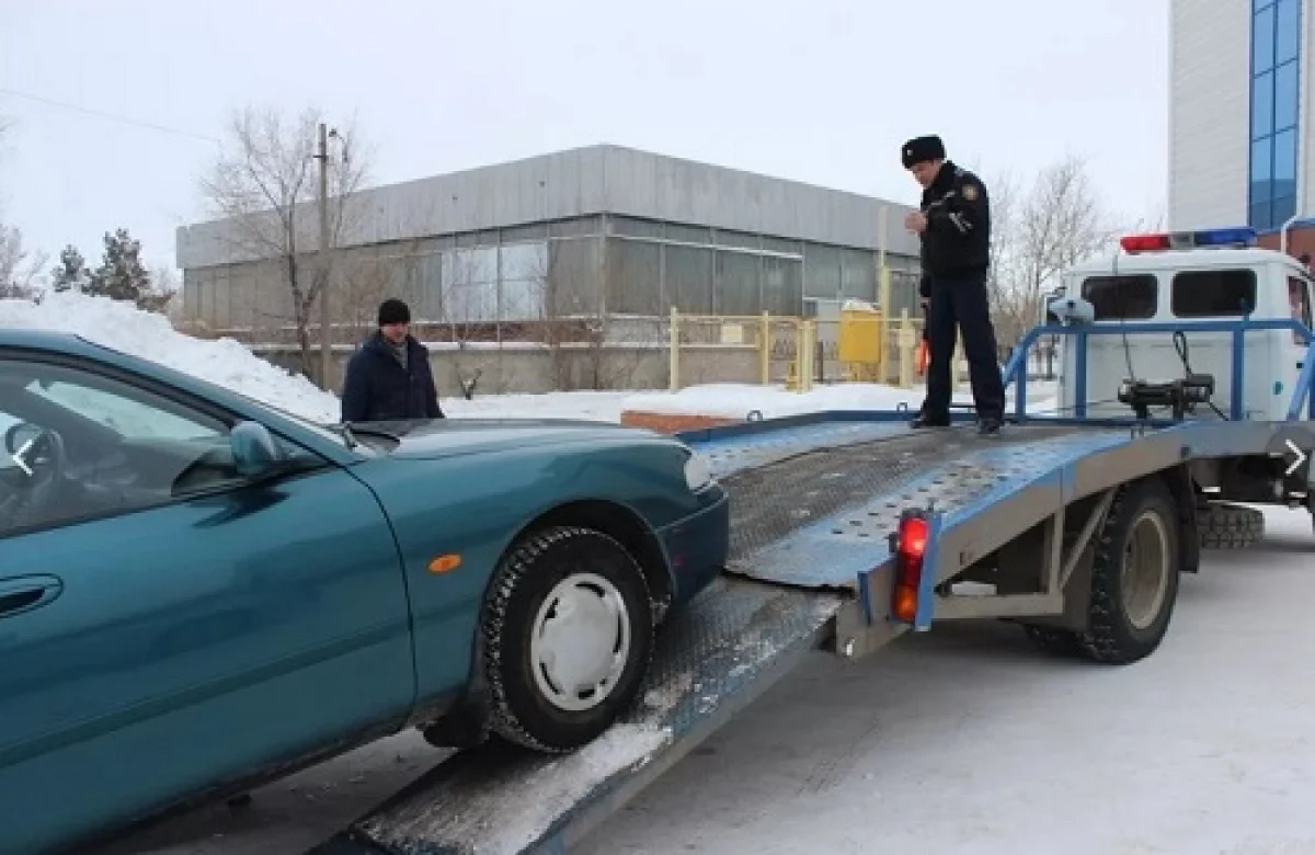 У костанайских должников изымают автомобили