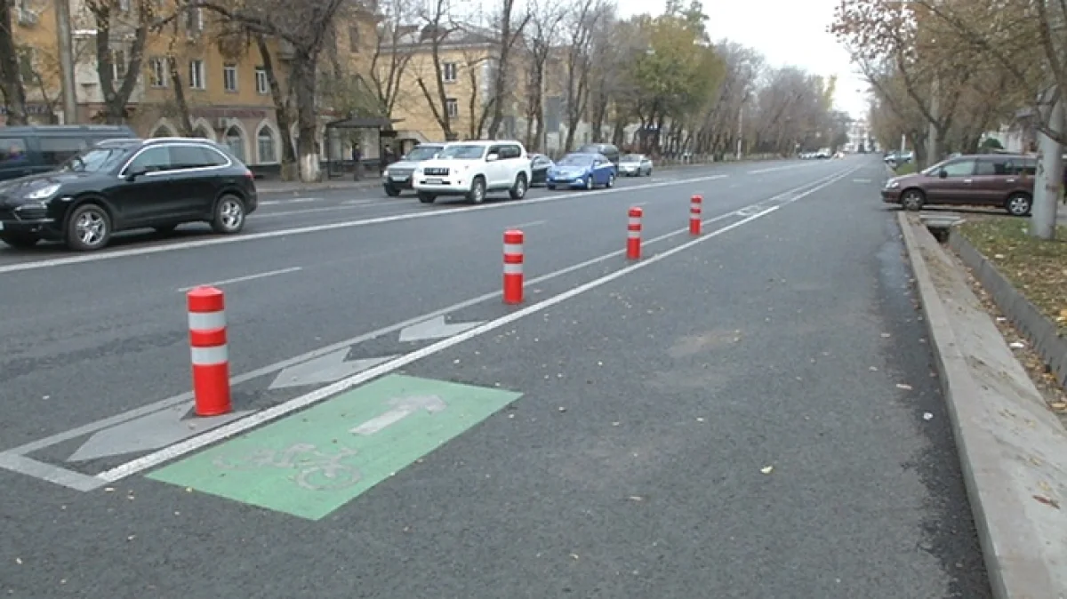 В Алматы намерены обучать водителей общественного транспорта культуре на дорогах