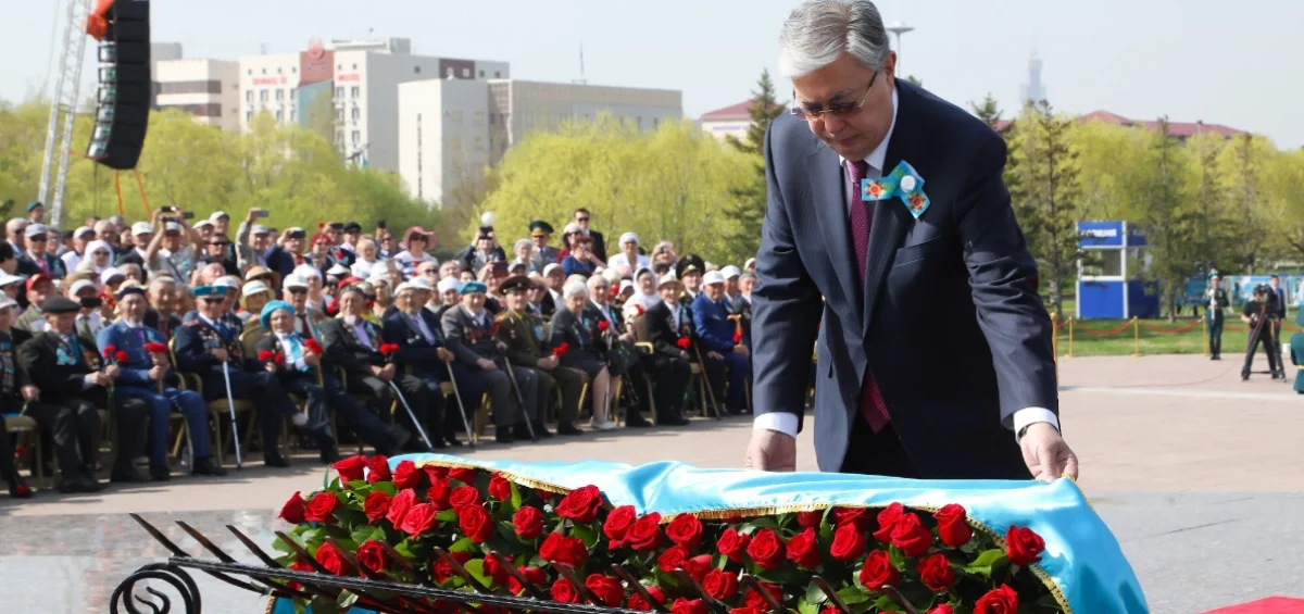 Қасым-Жомарт Тоқаев Қазақстан халқын Жеңіс күнімен құттықтады