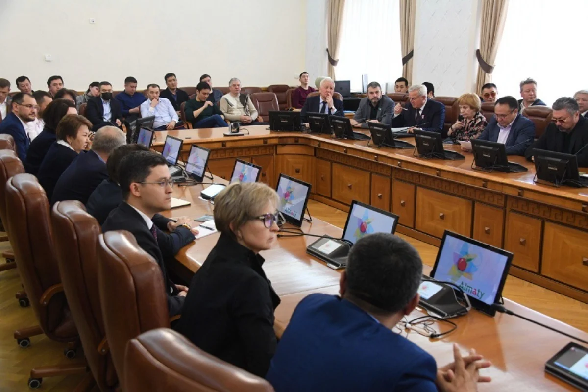 Бақытжан Сағынтаев қаладағы экономикалық ахуалды бизнес өкілдерімен бірге талқылады