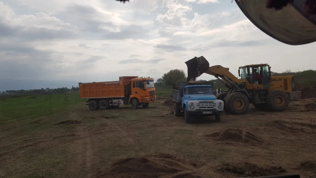 В Алматы полицейские пресекли незаконные действия водителей грузовиков