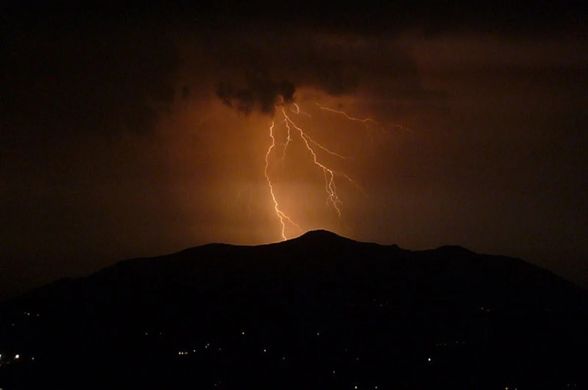 Фото: Simon Q/Flickr: Lightning Strikes