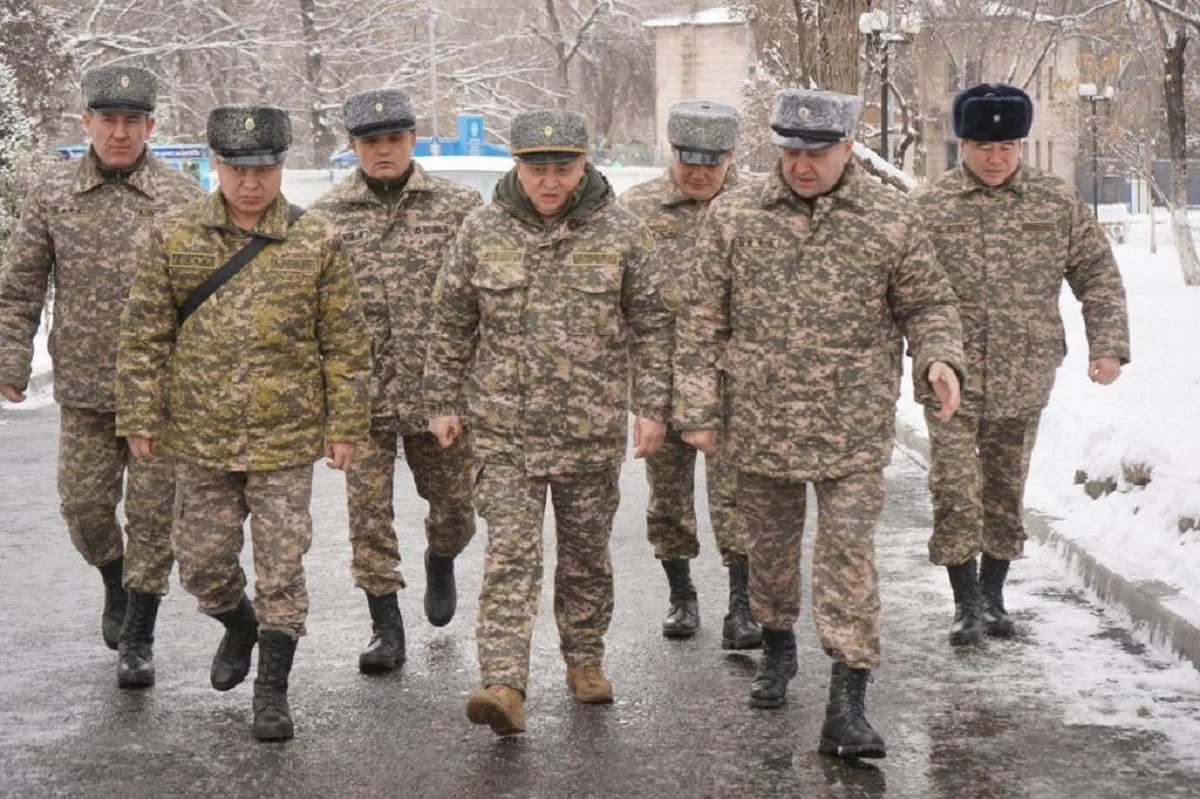 Заместитель министра обороны совершил рабочую поездку в Алматинский гарнизон