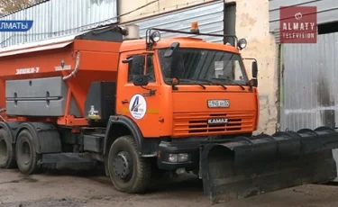 Власти Алматы закупили дополнительно снегоуборочную технику