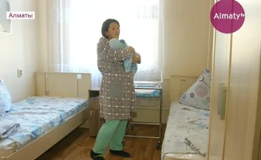 В роддомах Алматы проводят разъяснительную работу о пользе прививок