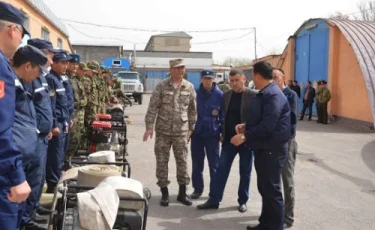 Алматылық құтқарушылар су тасқынын жоюға көмектесу үшін ШҚО-ға кетті