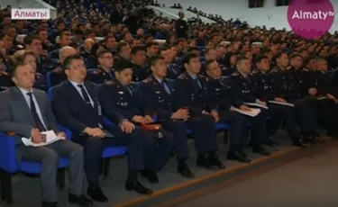 Парамен ұсталды:Алматыда 12 полицейдің үстінен қылмыстық іс қозғалды