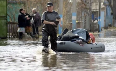 Опасный уровень воды: паводки угрожают Северному Казахстану