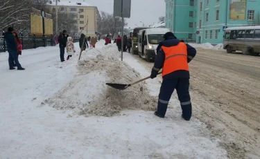 Бизнесменов в Уральске штрафуют за неубранный снег