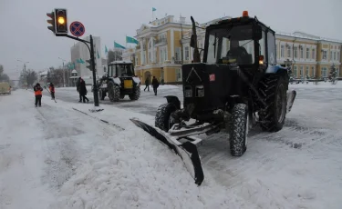 Уральск завалило снегом