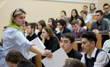 Количество желающих сдать ЕНТ выпускников стало меньше в Казахстане