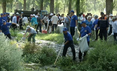 Субботник в Жетысуском районе: очищено русло реки и 3 га земли 