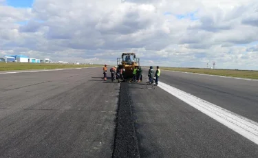 Взлетно-посадочную полосу аэропорта столицы Казахстана закроют на ремонт