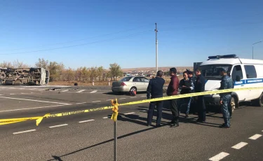 Автобус с 18 школьниками в салоне перевернулся в Актюбинской области 