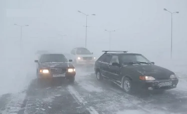 Тревожное положение в Нур-Султане: спасатели вызволили почти 300 человек из снежных заносов 