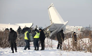 Пострадавшим в крушении самолета Bek Air не выплатят компенсации до конца расследования