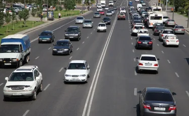 Елімізде 10 жылдан көп қолданылған көліктердің үлесі 60 пайызға жетті