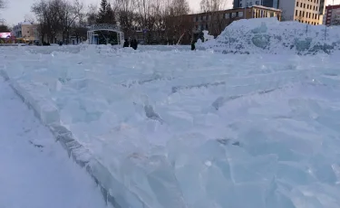 Повеселились: подростки-хулиганы разломали ледовый городок в Петропавловске (ВИДЕО)