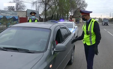 Алматыда полициядан қашқан көлік жүргізушісінен қару табылды 