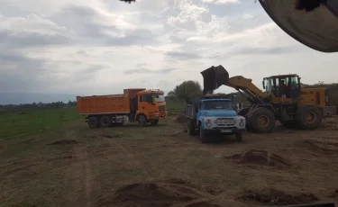 В Алматы полицейские пресекли незаконные действия водителей грузовиков