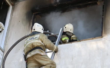 Павлодарда 8 жасар бала өрт туралы хабарлап, 18 адам құтқарылды