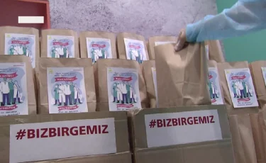 Алматыда жасотандықтар 800 дәрігерге «денсаулық» себетін сыйлады