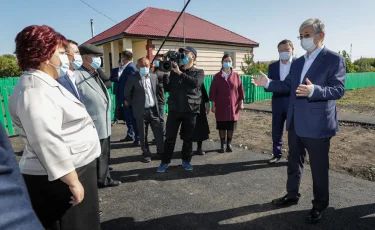 Токаев встретился с гражданами, переселившимися в Кызылжарский район