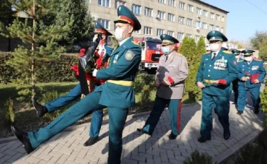 Құтқарушылар күнінде Алматы гарнизоны қаза болған өрт сөндірушілерді еске алды