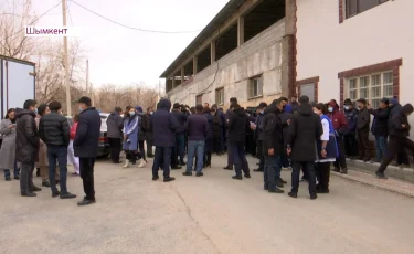 Водители скорой помощи вышли на забастовку в Шымкенте