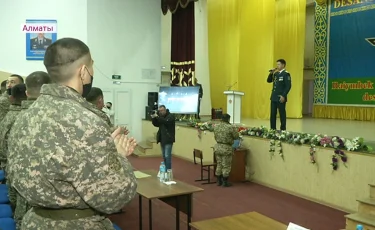 «Күшіміз бірлікте»: Алматыда әскери патриоттық акция өтті