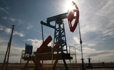 Цена на нефть превысила отметку в 100 долларов за баррель