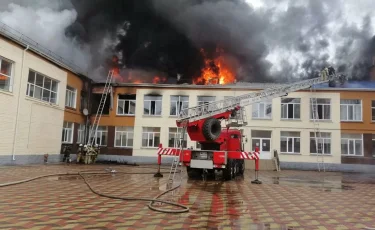 Крупный пожар в павлодарской школе: пострадала педагог