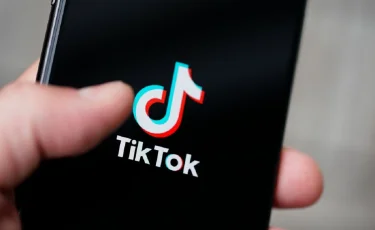 Пәтерден шығарып жіберді, каналда түнеп жатырмыз: TikTok-тағы "әзілі" үшін әйел әкімшілік жауапкершілікке тартылды