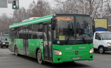 В Алматы изменили схему движения три автобусных маршрута