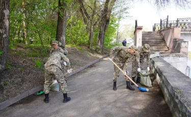 Сотрудники ДЧС и курсанты ВИИРЭиС присоединились к акции Almaty Clean & Green