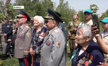 Жеңіс күні: «​Соғыс бітті»​ деп естігенде бір-бірімізді құшақтап, жыладық