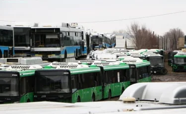 Автобустар зираты: Алматы әкімдігі жұмыс істемейтін көліктер туралы пікір білдірді