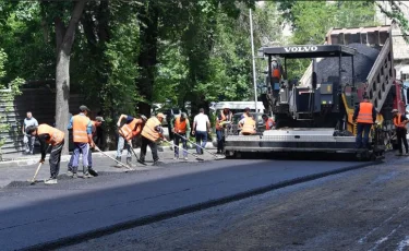 В Алматы продолжается средний ремонт по улице Шаляпина