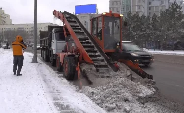 Зима пришла ровно в срок: в Астане похолодало и начался снегопад