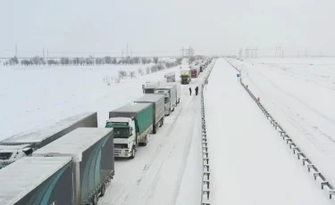 Лютый мороз: спасатели вызволяют людей из снежного плена на автодорогах