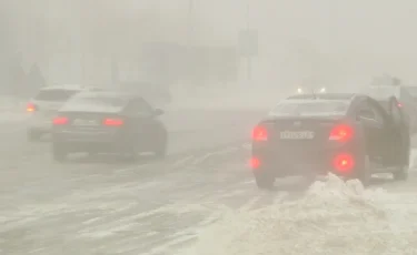 Штормовое предупреждение: в ряде регионов закрыты дороги