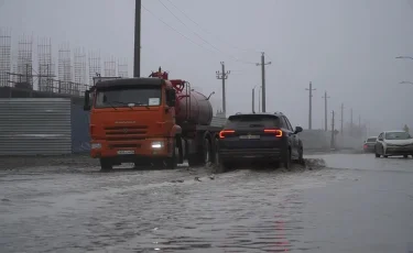 Большая вода: в Атырау под угрозой подтопления частный сектор