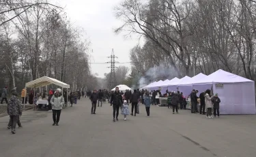 Наурыз мейрамы: народные гуляния организовали в парке Гульдер