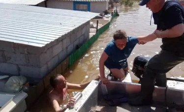 Оралда саяжайларды су басты: жедел эвакуация басталды 