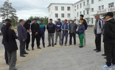 Аудан ауруханасының құрылысына жегілген тұрғындар жалақы ала алмай отыр