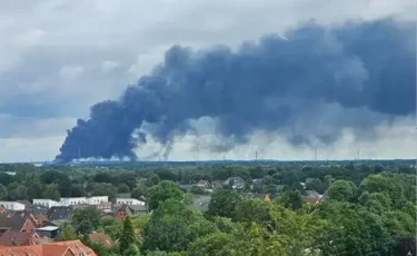 Германиядағы кеме жөндеу орнында ірі өрт болды