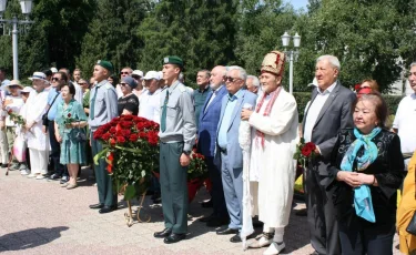 В Алматы почтили память Динмухамеда Кунаева