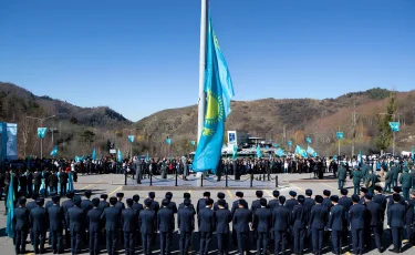 В Алматы в честь Дня Республики состоялась церемония поднятия государственного флага